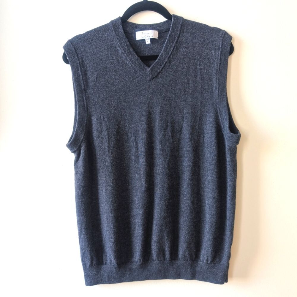 Turnbury Men's Extra Fine Merino Wool Gray V-Neck Sweater Vest Size L